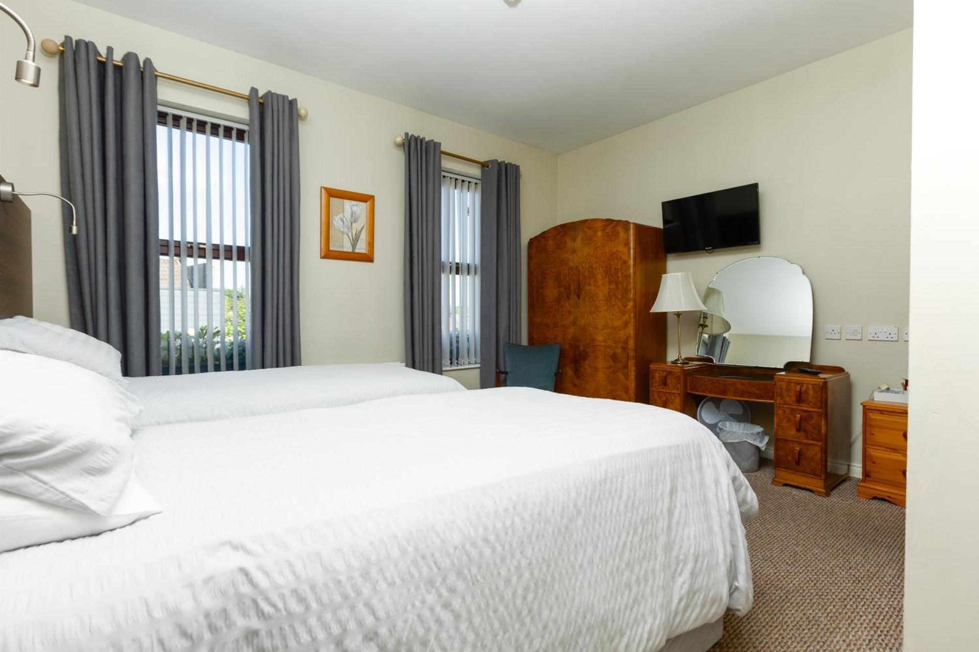 The Derg Arms B&B Castlederg Exterior photo