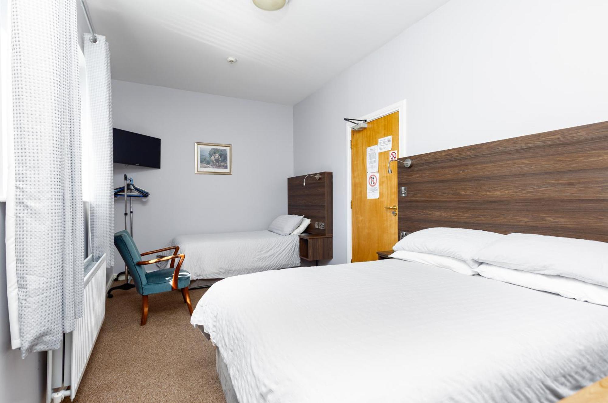 The Derg Arms B&B Castlederg Exterior photo
